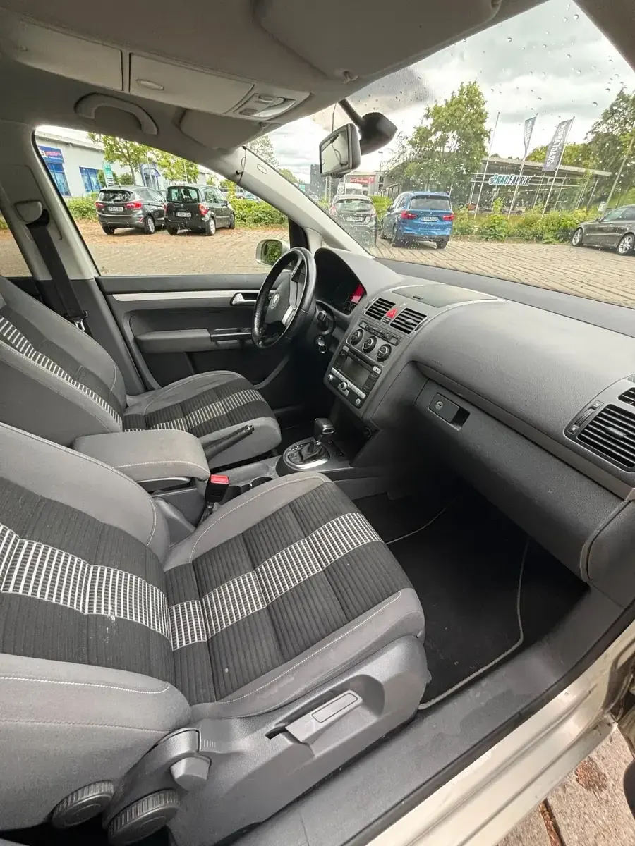 Gebraucht VW Touran 140 PS (102 kW) 2009 Silber Van / Kleinbus