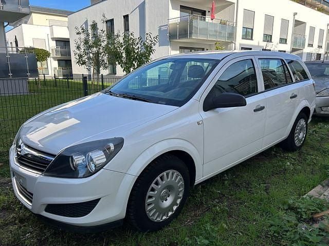 Weiß Gebraucht 2009 Opel Astra Selection Kombi | 2.400 € (Guter Preis) - Bild 1/4