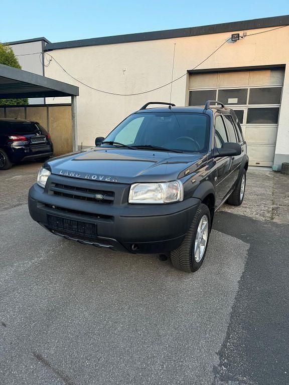 Grau Gebraucht 2004 Land Rover Freelander S SUV | 5.999 € - Bild 1/4