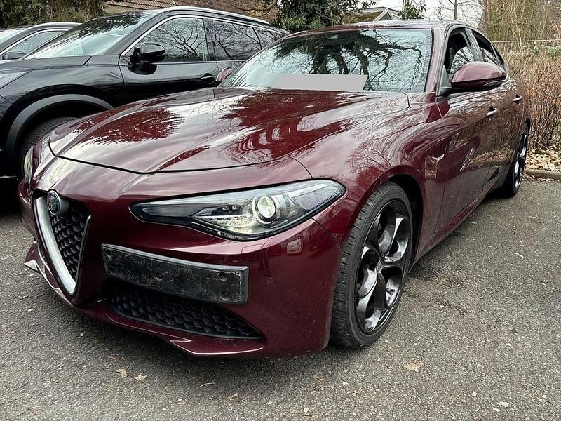 Gebraucht Alfa Romeo Giulia Super 150 PS (110 kW) 2017 Rot Limousine