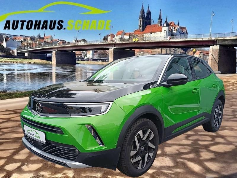 Matcha green/ikone gruen Gebraucht 2022 Opel Mokka X Elegance SUV | 21.990 € (Teuer) - Bild 1/4