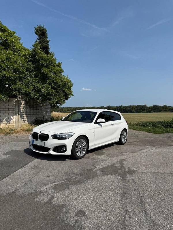 Weiß Gebraucht 2017 BMW 120 M Sport Kleinwagen | 18.000 € (Fairer Preis) - Bild 1/4