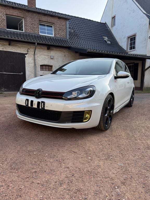Weiß Gebraucht 2010 VW Golf VI GTI Limousine | 10.300 € (Fairer Preis) - Bild 1/4