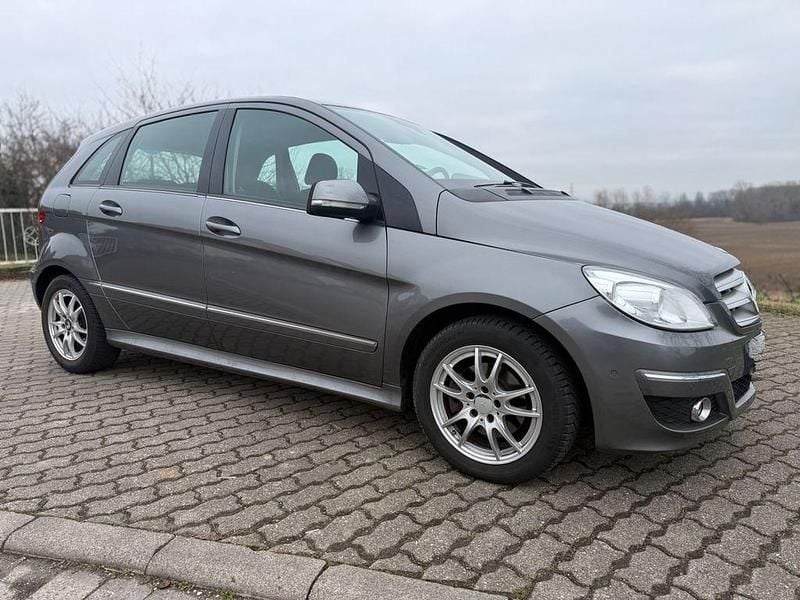 Gebraucht Mercedes B200 193 PS (141 kW) 2008 Grau Van / Kleinbus