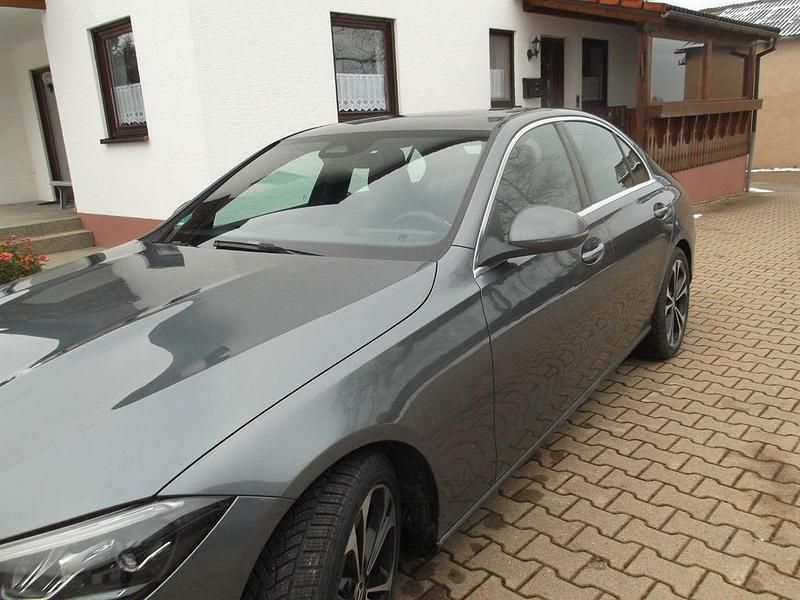 Gebraucht Mercedes C220 Avantgarde 200 PS (147 kW) 2021 Grau Limousine