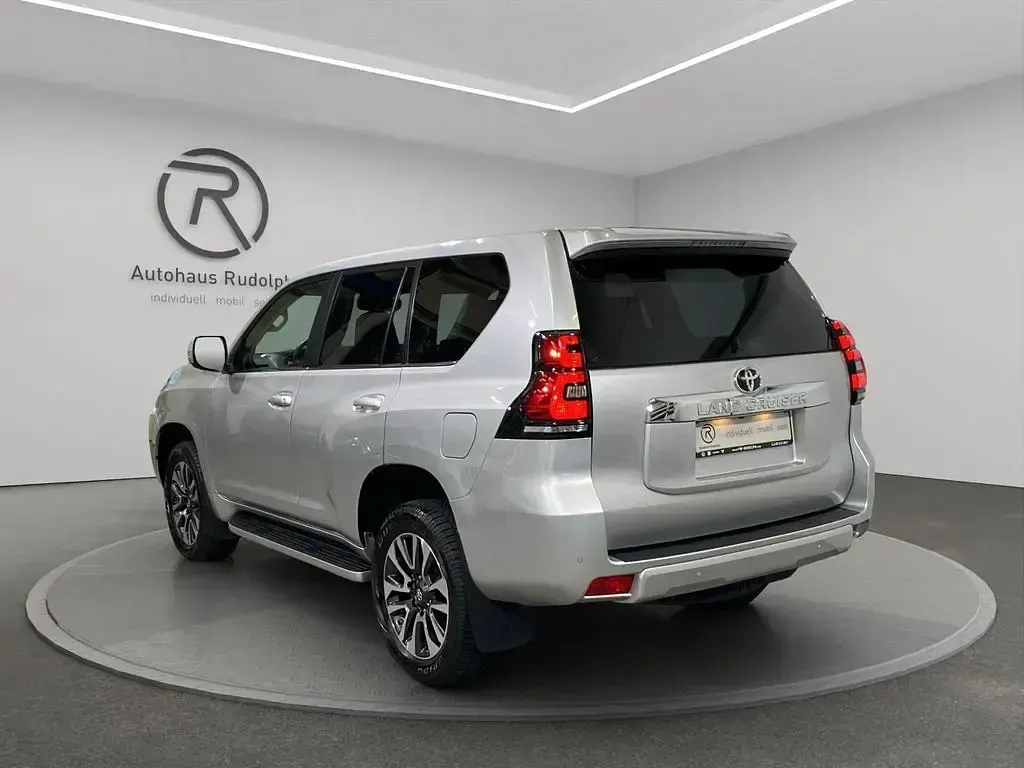 Gebraucht Toyota Land Cruiser Executive 204 PS (150 kW) 2024 Platinsilber metallic SUV