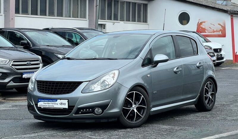 Silber Gebraucht 2010 Opel Corsa OPC Limousine | 1.950 € (Guter Preis) - Bild 1/4