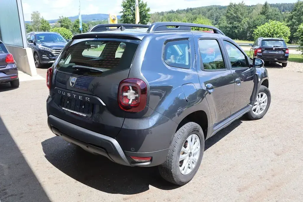 Gebraucht Dacia Duster Comfort 114 PS (83 kW) 2019 Grau SUV