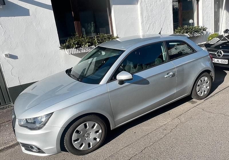 Gebraucht Audi A1 Ambition 105 PS (77 kW) 2011 Silber Limousine