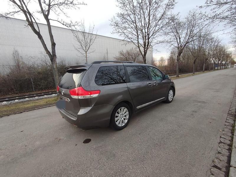 Gebraucht Toyota Sienna Limited 269 PS (197 kW) 2014 Grau Van / Kleinbus