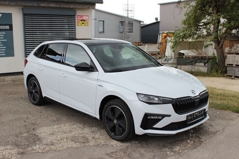 Weiß Gebraucht 2024 Skoda Scala Monte Carlo Kleinwagen | 26.990 € (Etwas zu teuer) - Bild 1/4