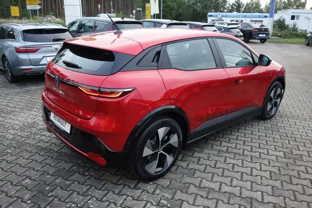 Gebraucht Renault Megane E-Tech Evolution 160 kW (218 PS) 2023 Rot Limousine