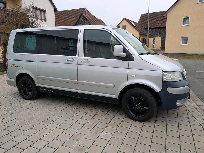 Gebraucht VW Multivan 174 PS (127 kW) 2007 Silber Van