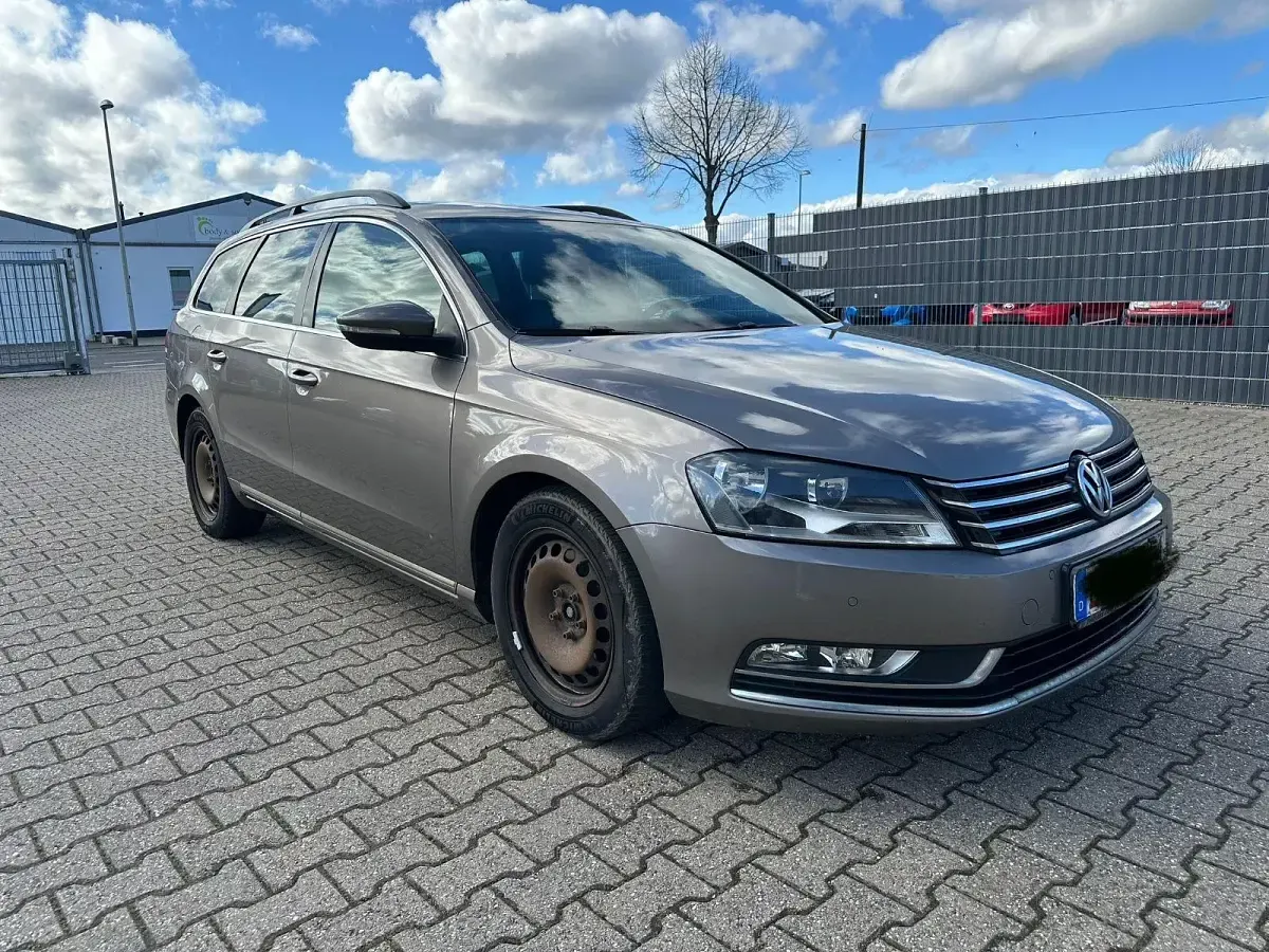 Gebraucht VW Passat Comfortline 170 PS (125 kW) 2011 Kaschmirbraun metallic Kombi