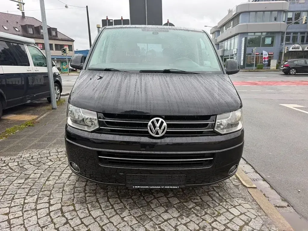 Gebraucht VW Multivan 179 PS (131 kW) 2011 Schwarz Van / Kleinbus