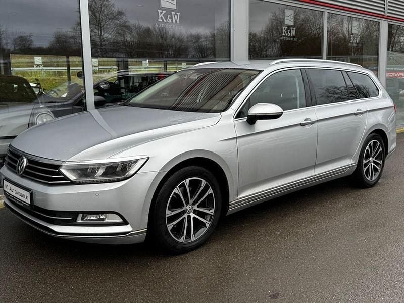 Silber Gebraucht 2018 VW Passat Highline Kombi | 13.499 € (Superpreis) - Bild 1/4