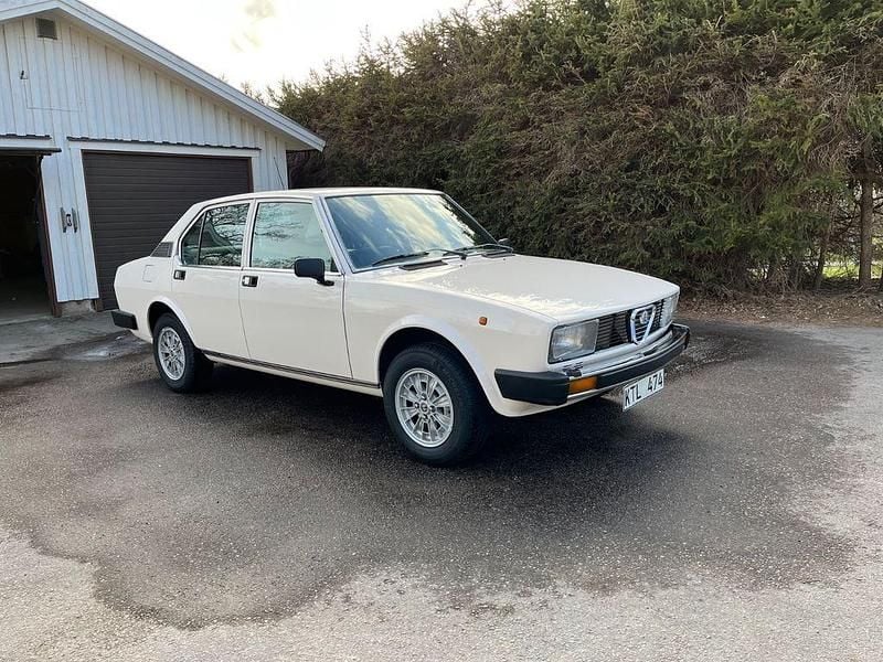 Gebraucht Alfa Romeo Alfetta 122 PS (89 kW) 1981 Weiß Limousine