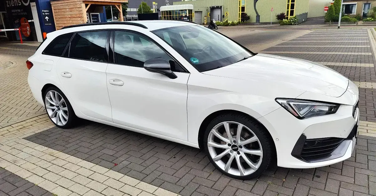Second-hand Cupra Leon VZ 245 CP (180 kW) 2023 Alb Break