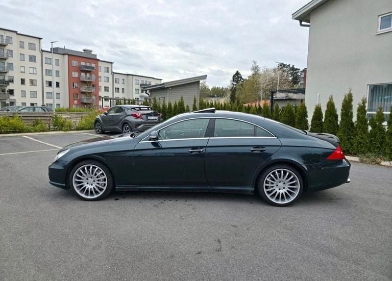 Blau Gebraucht 2006 Mercedes CLS55 AMG AMG Limousine | 17.500 € - Bild 1/4