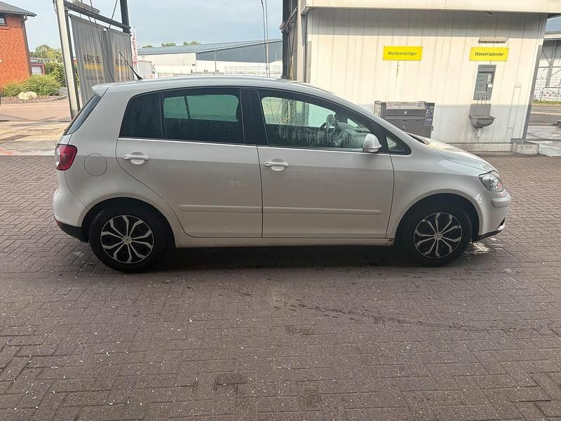 Gebraucht VW Golf V 102 PS (75 kW) 2007 Weiß Limousine