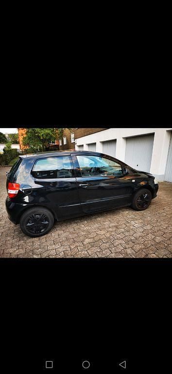 Gebraucht VW Fox 54 PS (39 kW) 2009 Schwarz Kleinwagen