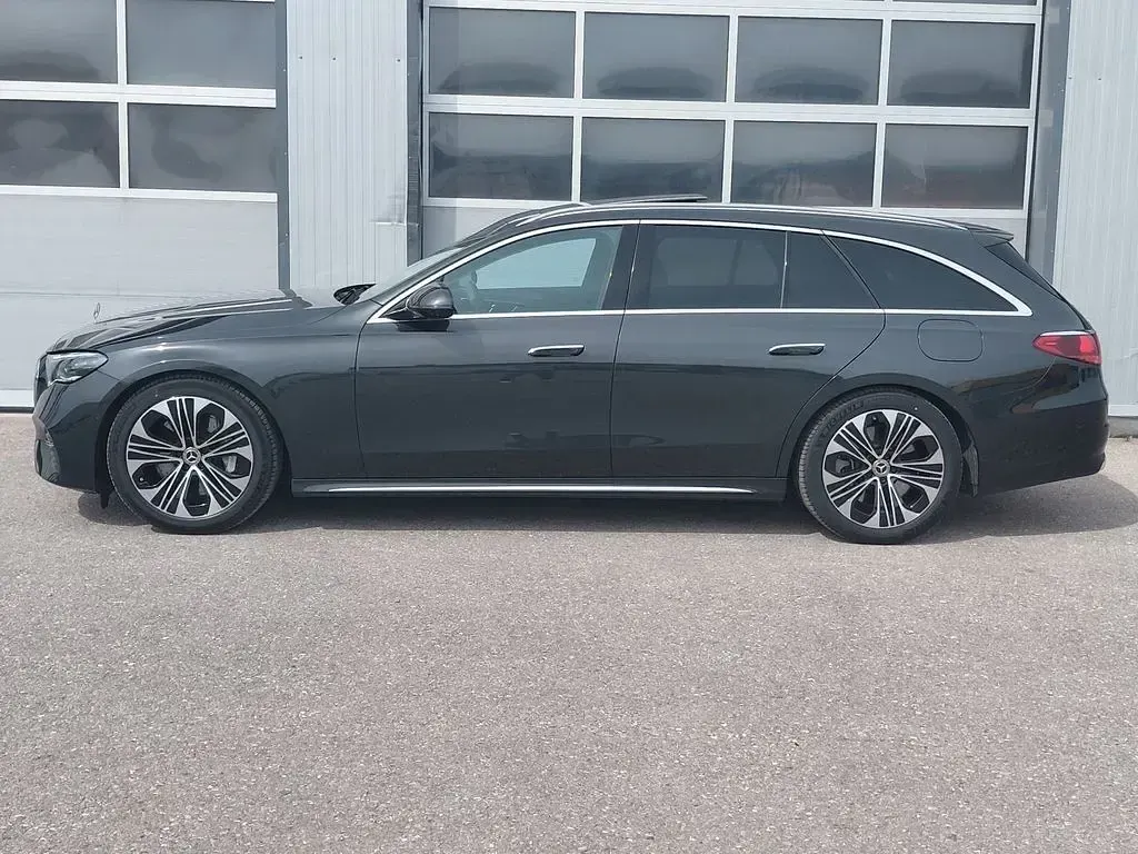 Gebraucht Mercedes E300 Exclusive 197 PS (144 kW) 2025 Grau Limousine
