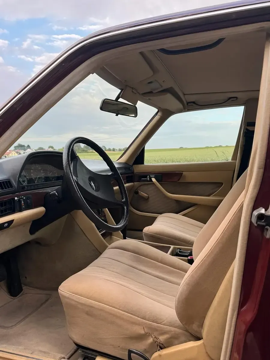 Gebraucht Mercedes 280 185 PS (136 kW) 1983 Rot Limousine