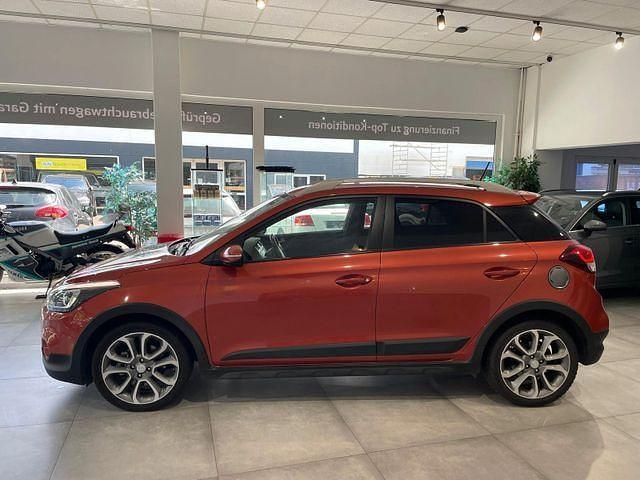 Gebraucht Hyundai i20 Active 120 PS (88 kW) 2016 Orange Kleinwagen