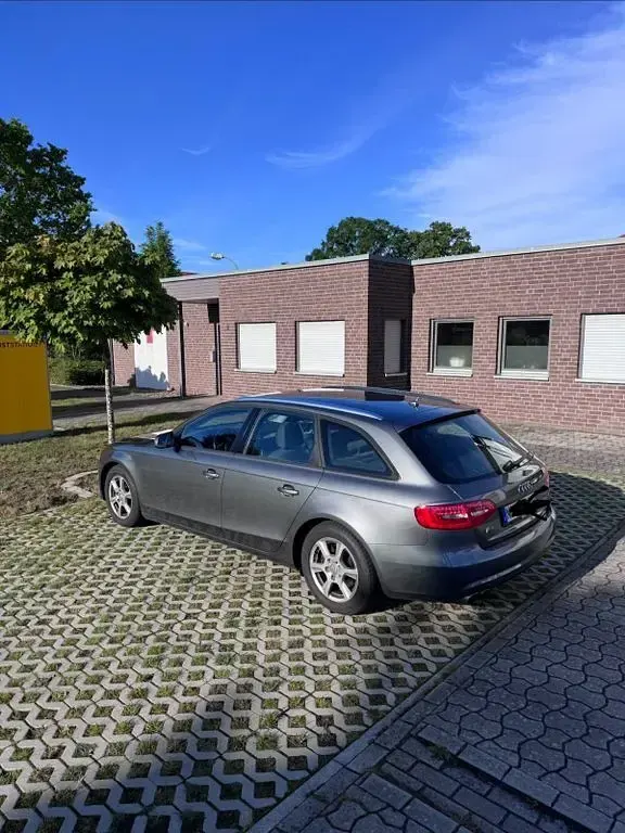 Gebraucht Audi A4 Ambition 150 PS (110 kW) 2015 Grau Kombi
