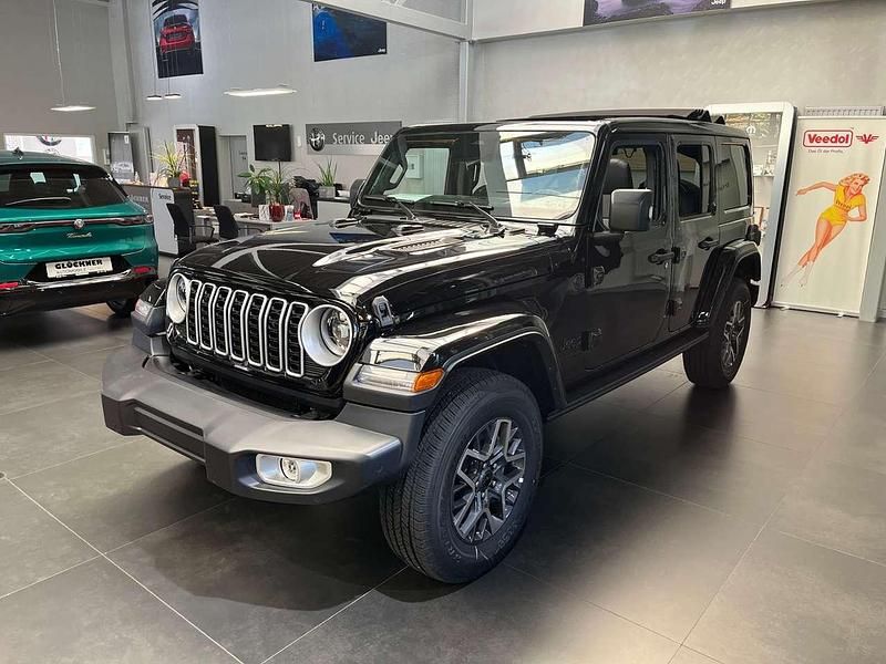 Neu Jeep Wrangler Sahara 272 PS (200 kW) 2025 Schwarz SUV