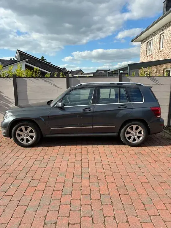 Gebraucht Mercedes GLK200 143 PS (105 kW) 2013 Grau SUV