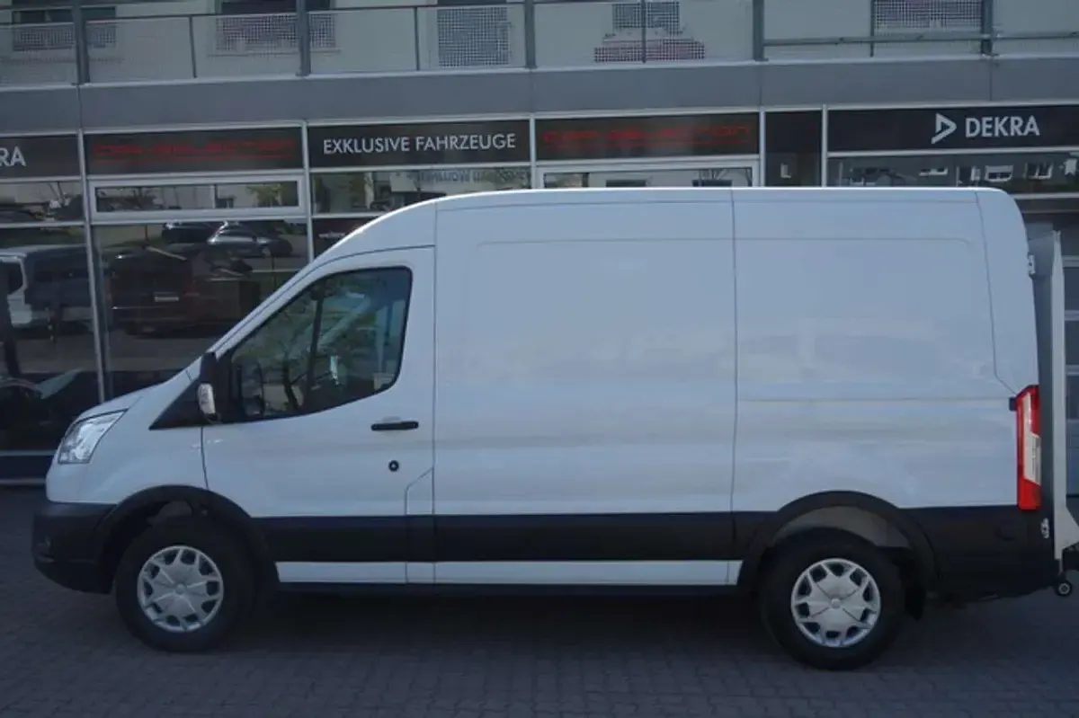 Używany Ford Transit Trend 131 KM (96 kW) 2021 Biały Minivan