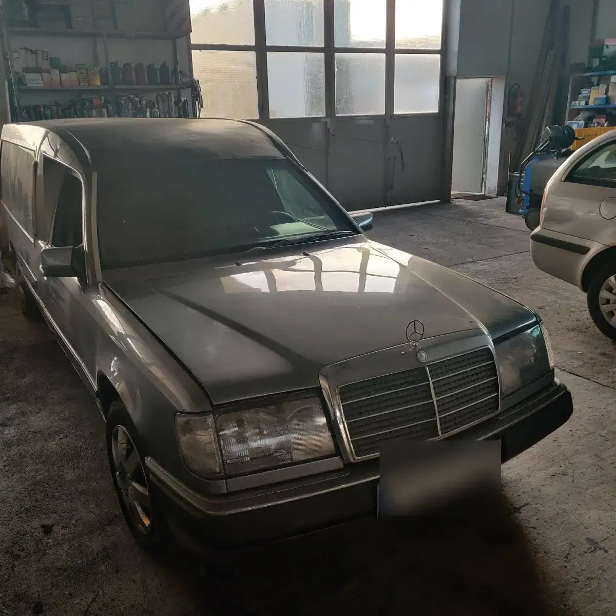 Gebraucht Mercedes 250 92 PS (67 kW) 1990 Kombi