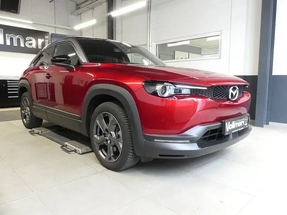 Używany Mazda MX30 Ad'Vantage 80 kW (110 KM) 2022 Czerwony SUV