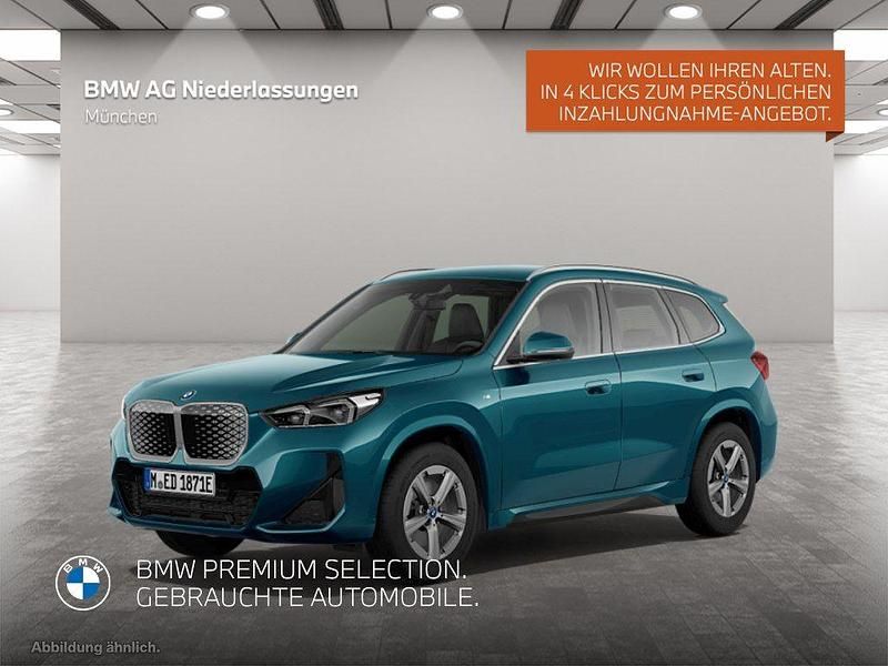 Blau Gebraucht 2024 BMW iX1 Luxury Line SUV | 45.585 € (Teuer) - Bild 1/4