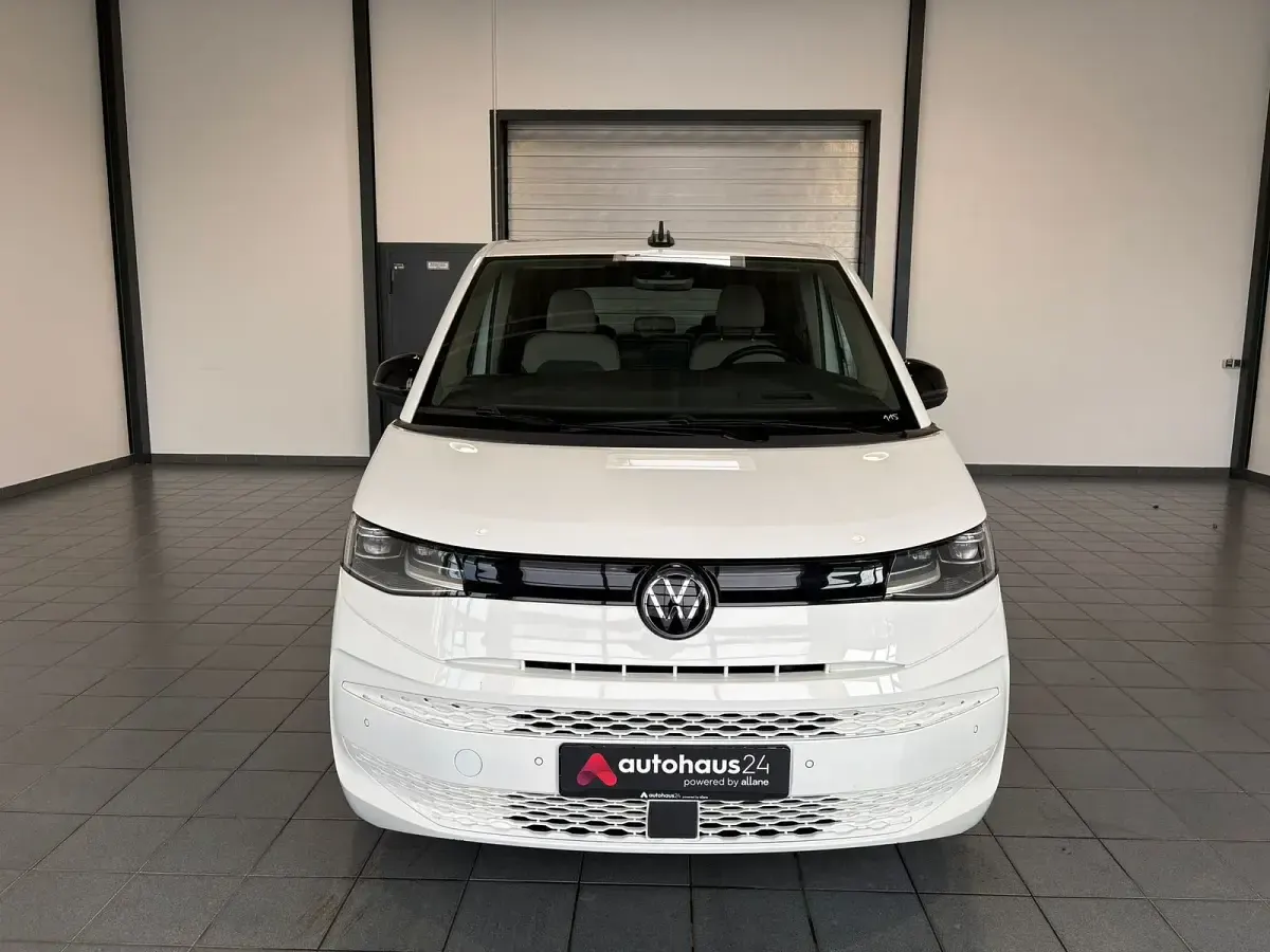Używany VW Multivan 218 KM (160 kW) 2024 Biały Minivan
