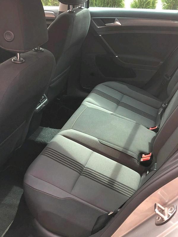 Second-hand VW Golf VII 110 CP (80 kW) 2017 Gri Break