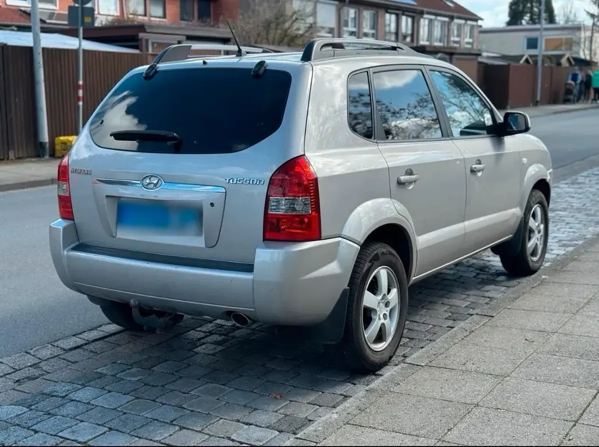 Gebraucht Hyundai Tucson 141 PS (103 kW) 2005 Silber SUV