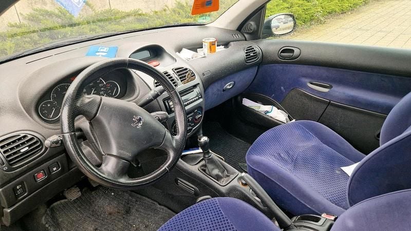 Gebraucht Peugeot 206 90 PS (66 kW) 2004 Schwarz Kleinwagen