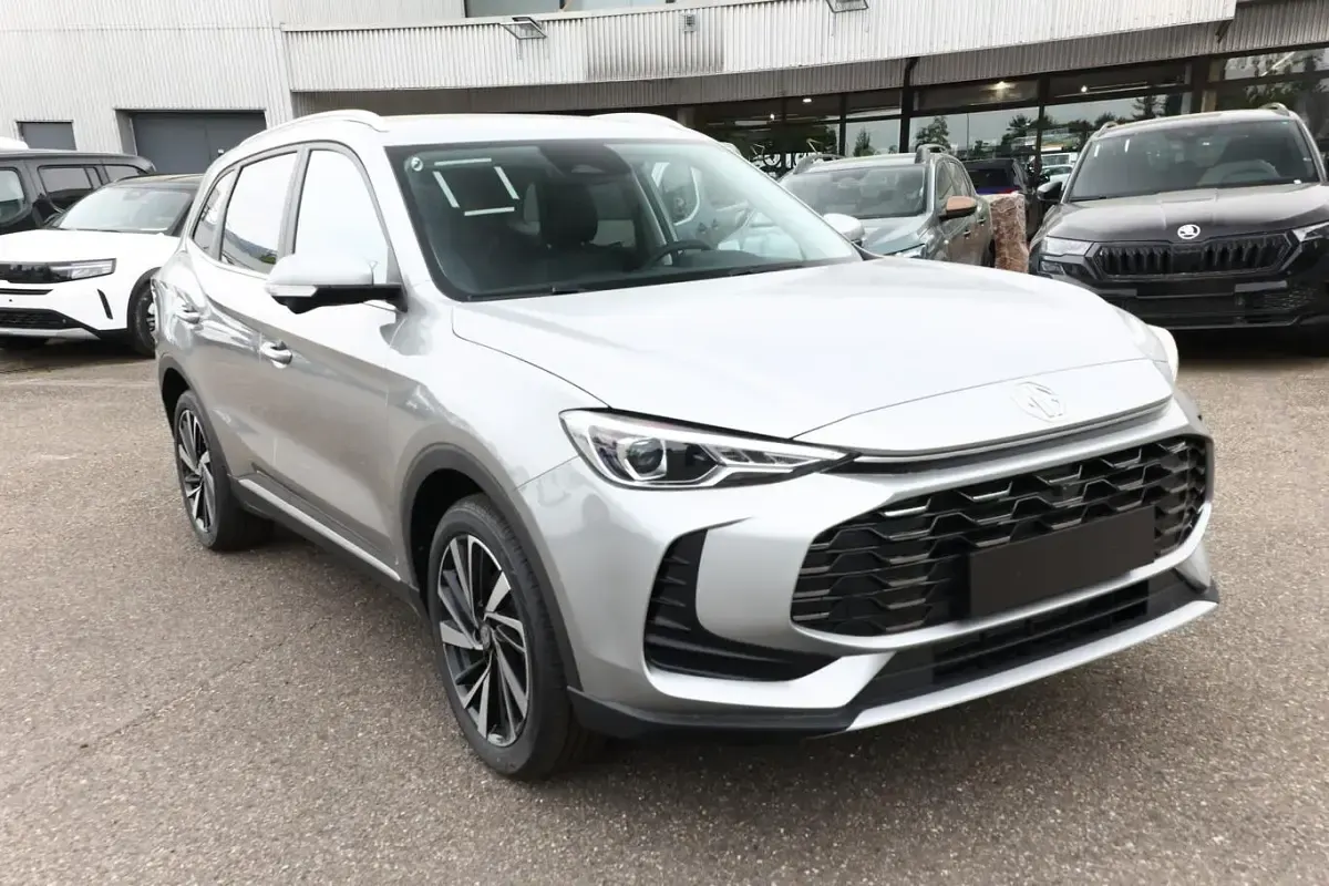 Neu MG ZS Luxury 197 PS (144 kW) 2026 Cosmic silver metallic SUV