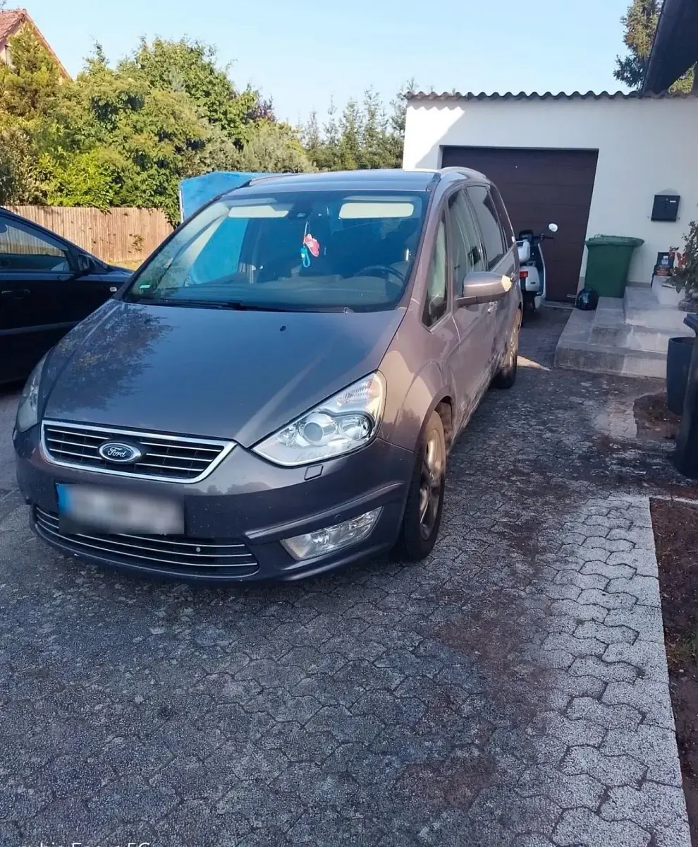 Gebraucht Ford Galaxy 163 PS (119 kW) 2012 Silber Van / Kleinbus