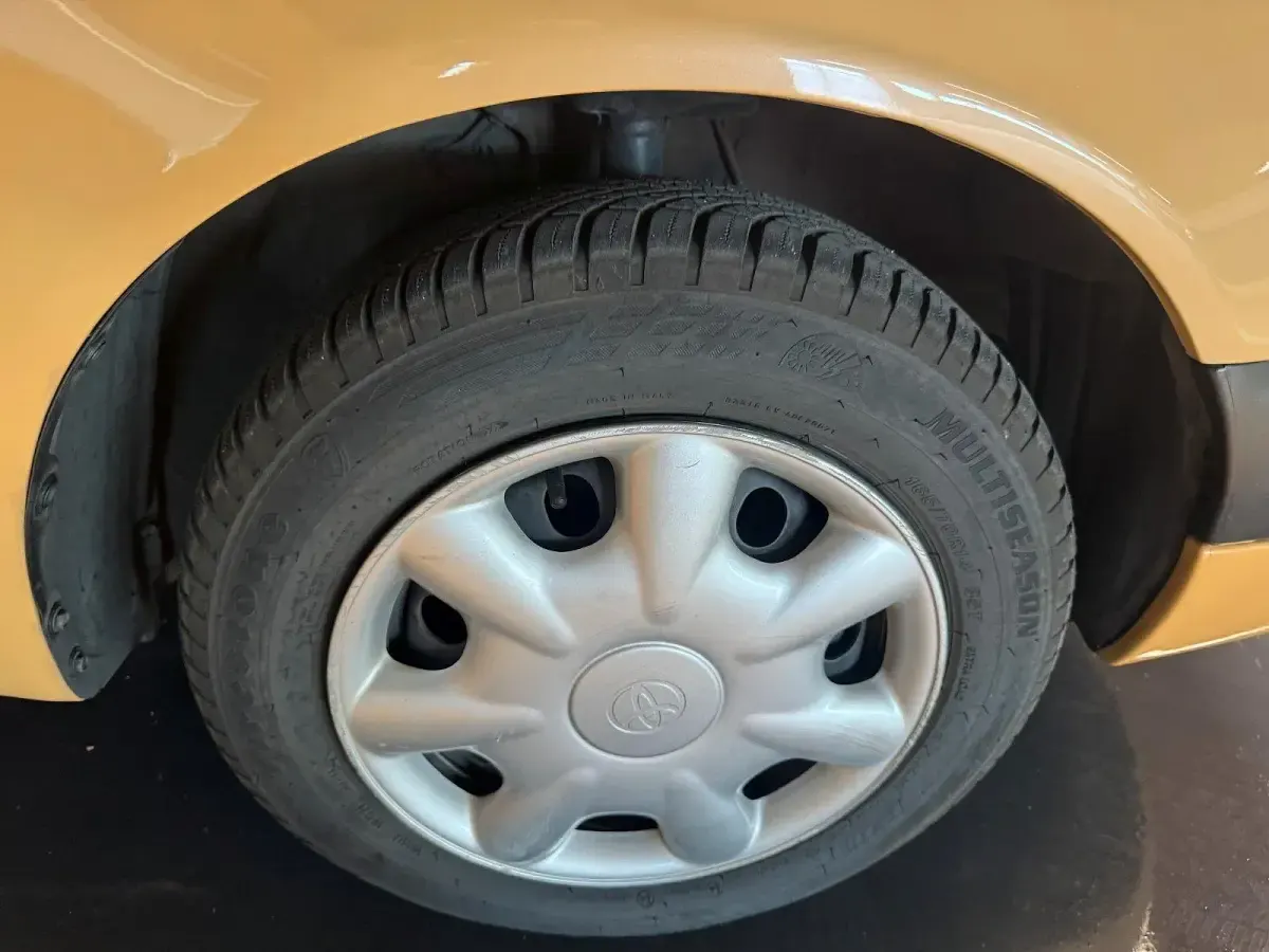 Occasion Toyota Corolla 86 ch (63 kW) 1998 Doré Citadine
