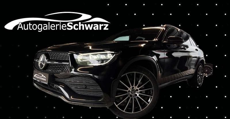 Amg schwarz Gebraucht 2021 Mercedes GLC300e AMG SUV | 33.400 € (Teuer) - Bild 1/3