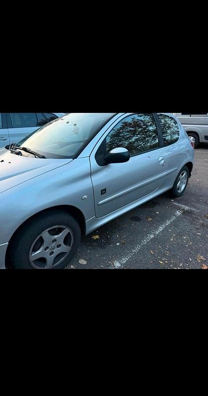 Gebraucht Peugeot 206 75 PS (55 kW) 2007 Kleinwagen