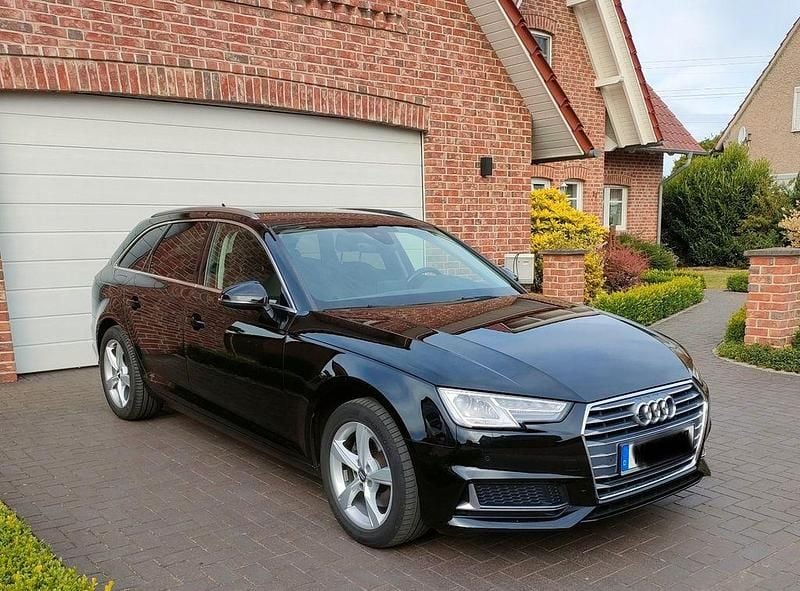 Schwarz Gebraucht 2019 Audi A4 Ambiente Kombi | 18.499 € (Fairer Preis) - Bild 1/4
