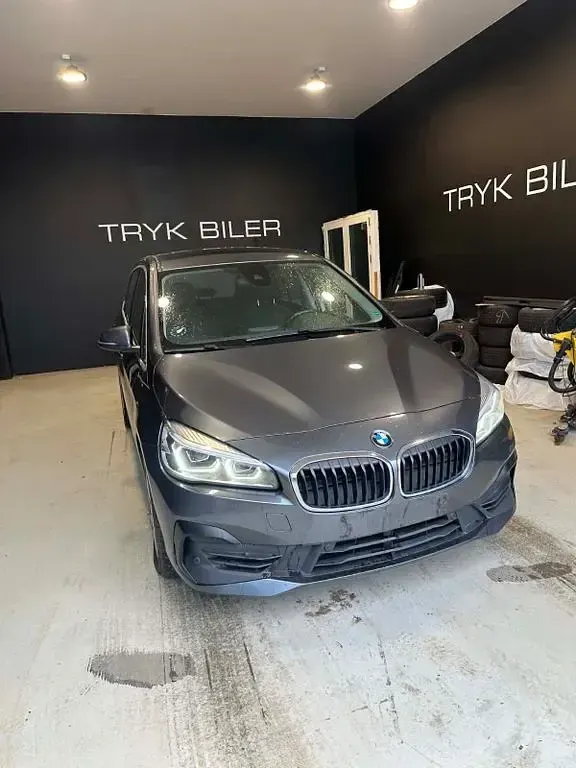 Używany BMW 218 150 KM (110 kW) 2020 Szary Kombi