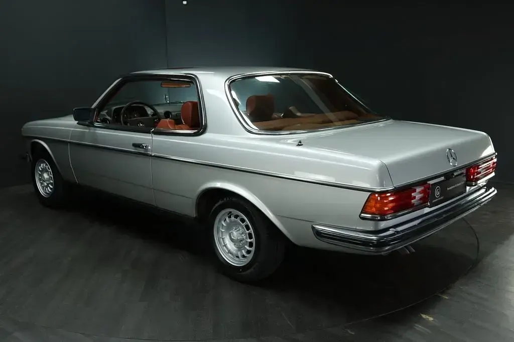 Gebraucht Mercedes 280 185 PS (136 kW) 1980 Silber Coupé