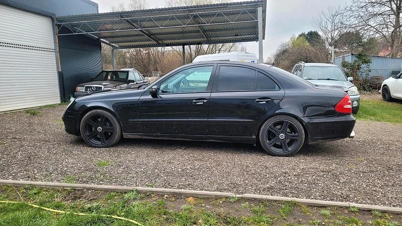 Gebraucht Mercedes E500 306 PS (225 kW) 2002 Schwarz Limousine