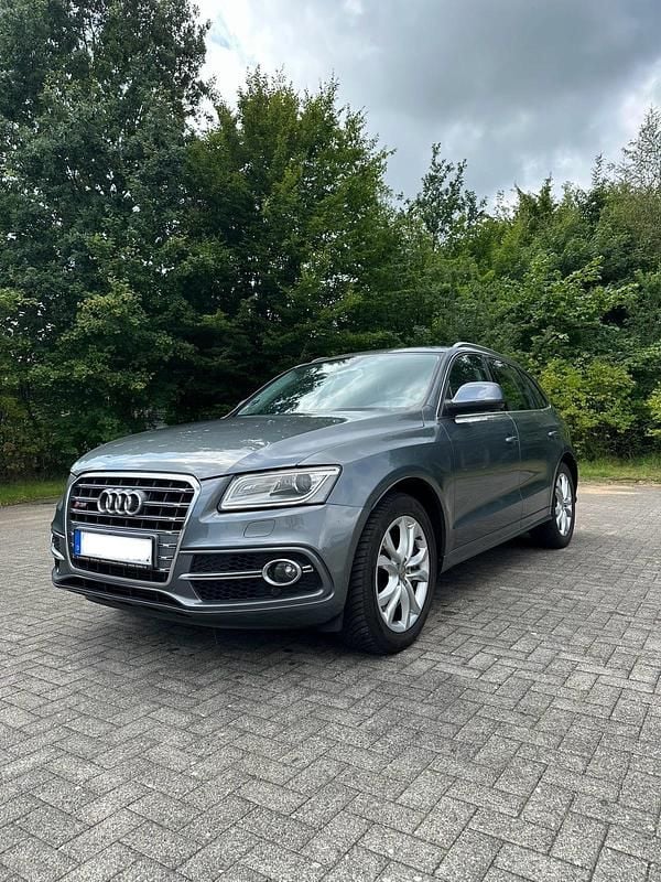 Grau Gebraucht 2014 Audi SQ5 Exclusive SUV | 20.499 € (Superpreis) - Bild 1/4
