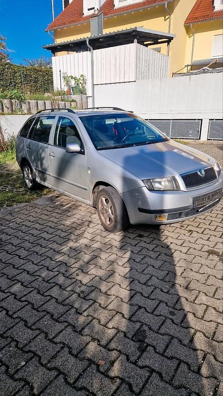 Grau Gebraucht 2001 Skoda Fabia Kombi | 280 € (Superpreis) - Bild 1/4